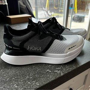 Hoka Transport X Men’s 9 Women’s 10